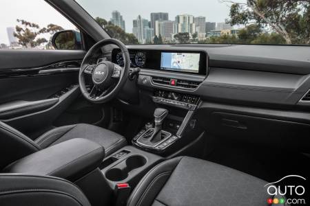 2024 Kia Seltos, interior